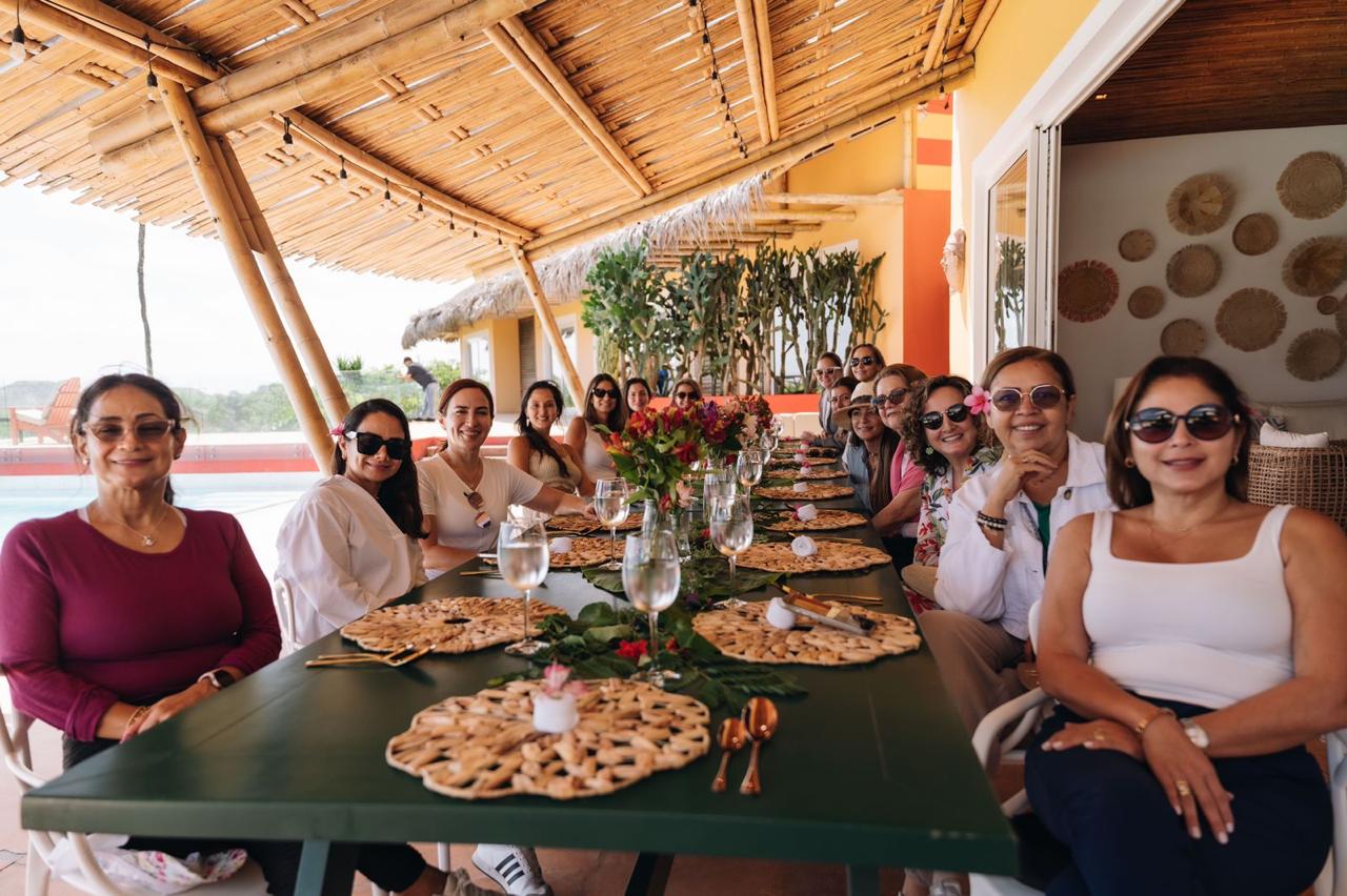 Almuerzo compartido en el retiro